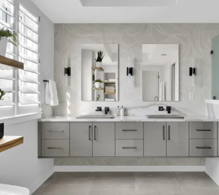 SIXG01_FaubionMasterBathHallBath-14-1500x950