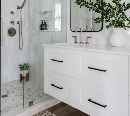 SPLEN02_ClarkMasterBath_12-1500x844