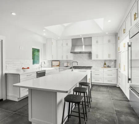 BROO02_BlackWhiteHomeRemodel-6-1500x1000